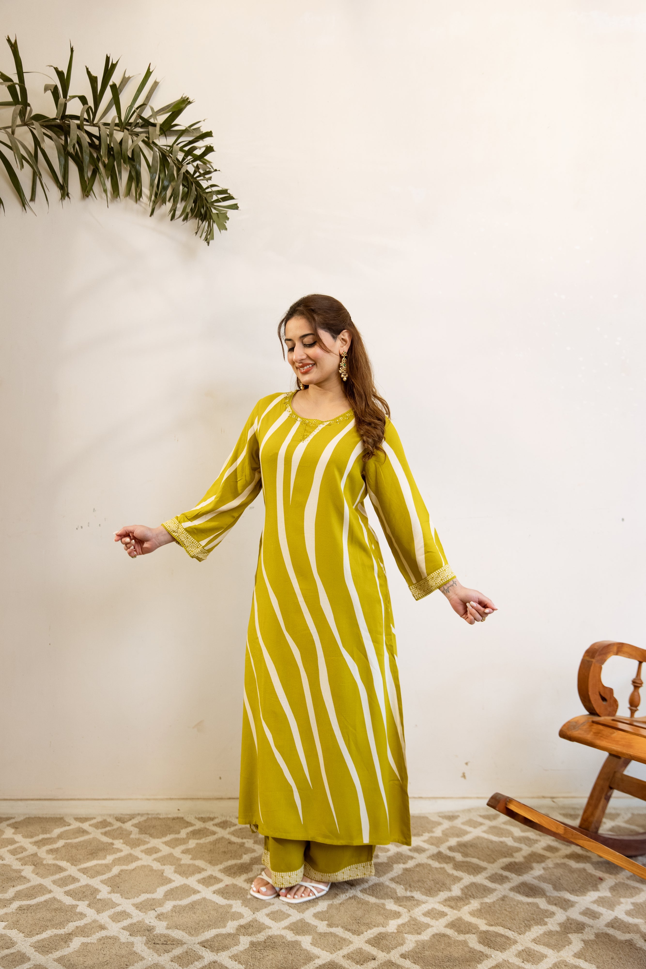 Women's Lemon Green German Rayon Kurta and Palazzo Set