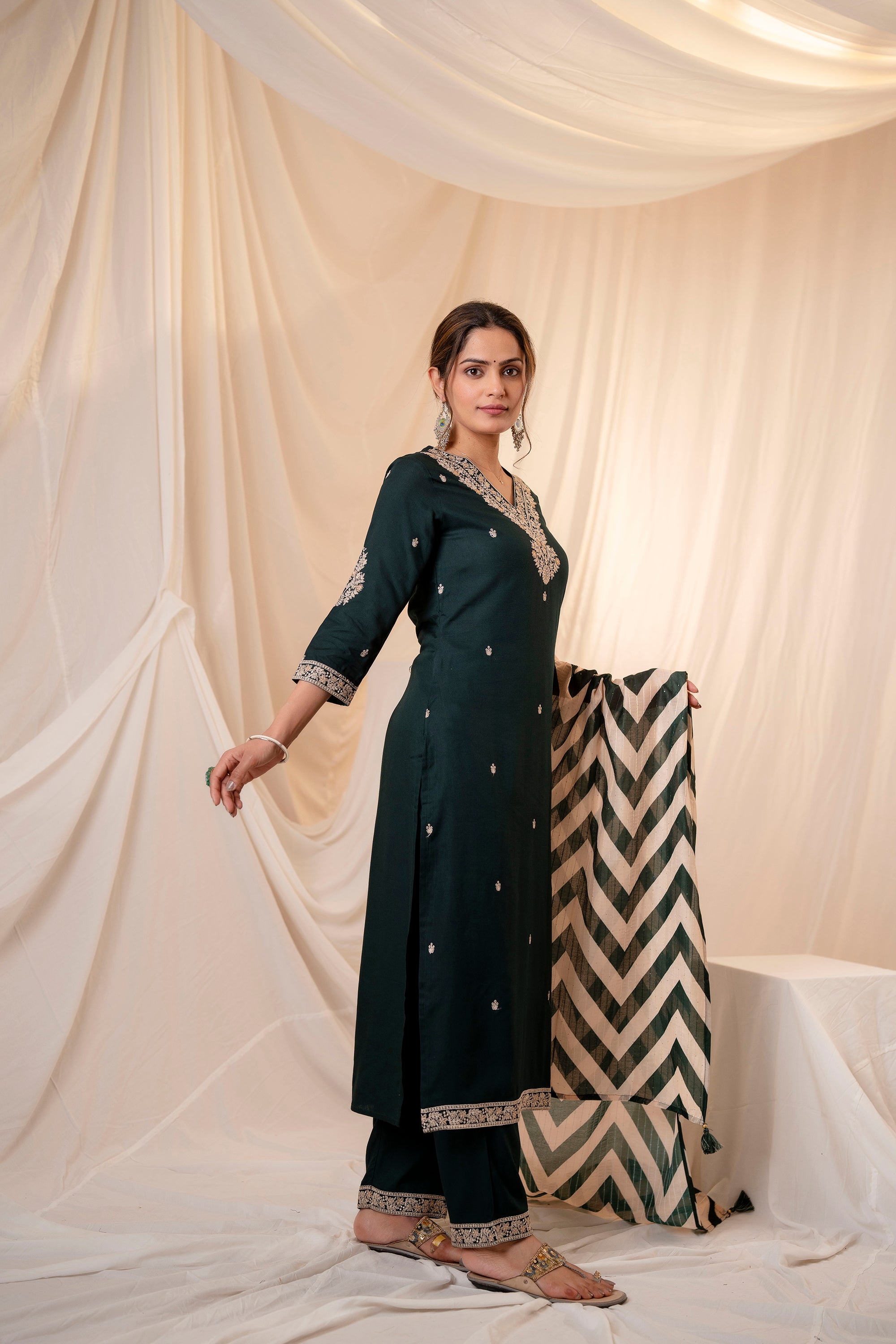 Women's Rama Green Rayon Kurta, Pant & Dupatta Set