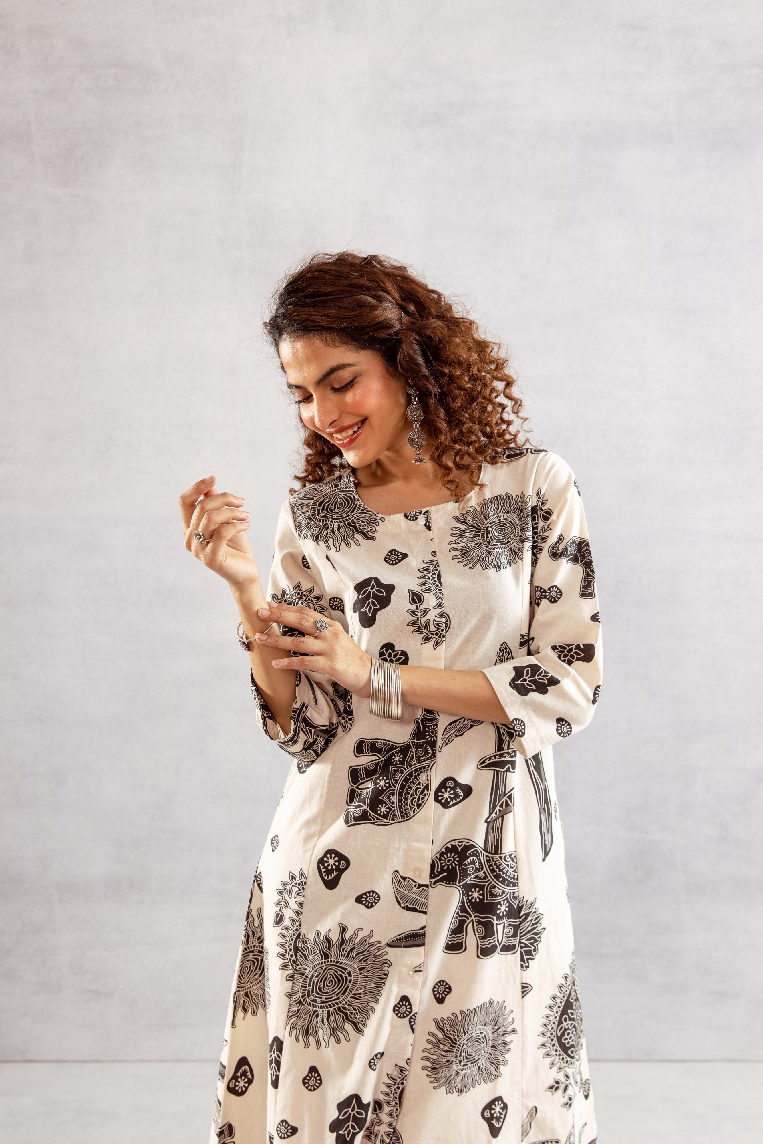 Women's Off White Cotton Flex Kurta and Pant Set